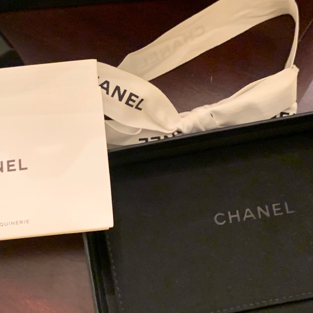 Chanel - Picture 8 of 16